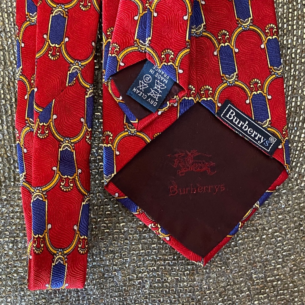 Burberry 💯 All Silk Luxurious Made in France Logo Timeless Tie - Picture 4 of 16